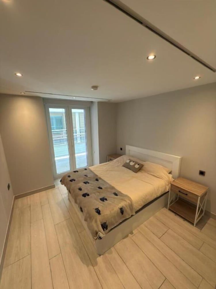 Luxury Marina Apartment - Self Catering 1