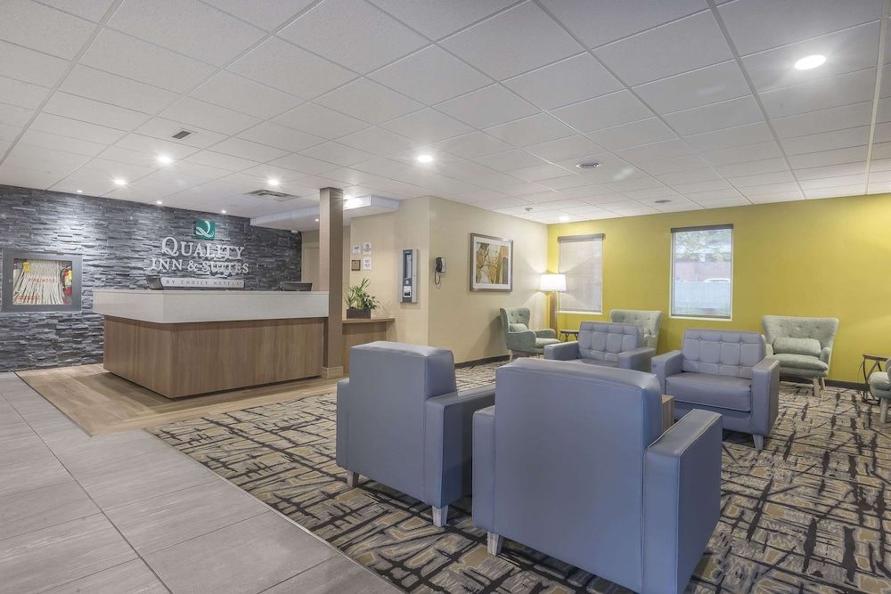 Quality Inn & Suites Windsor - Downtown 1