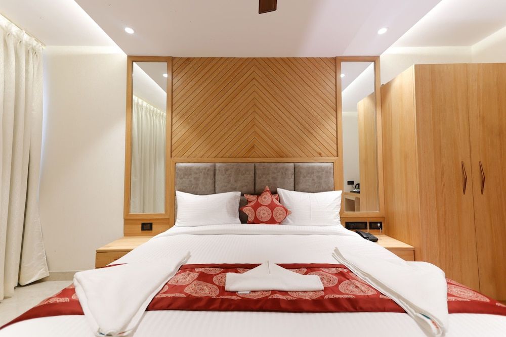 Hotel Sarc Inn 2