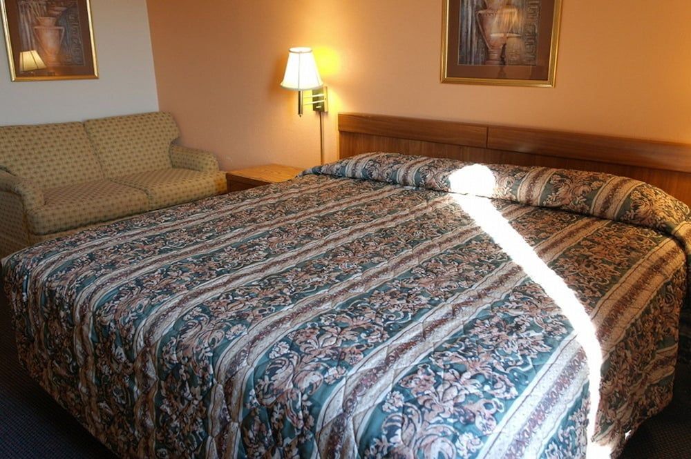 State Line Inn 2