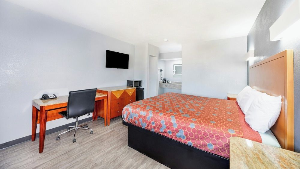 Executive Inn of Hondo 2