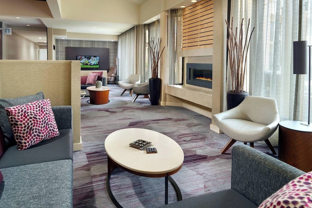 Courtyard by Marriott Raleigh Midtown 2