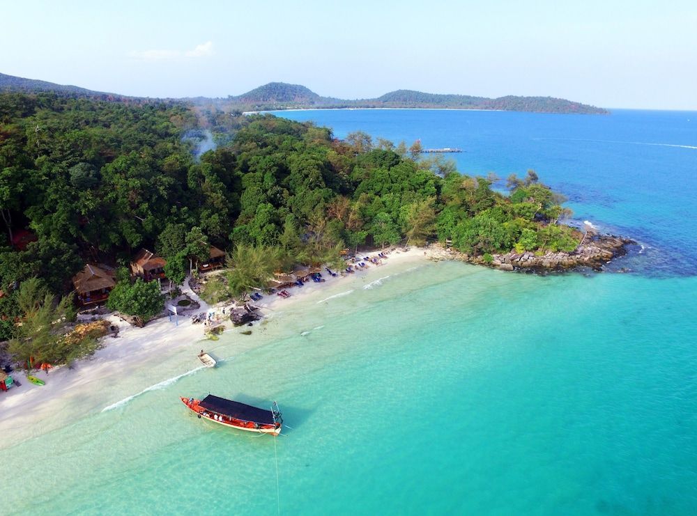 White Beach Bungalows 1
