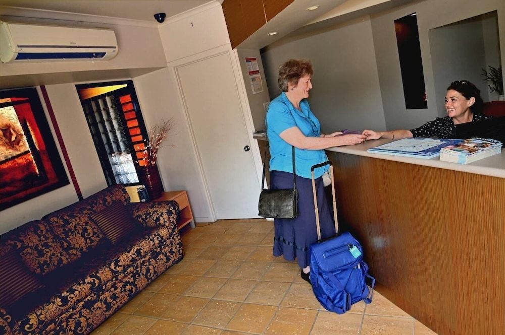 Summit Motel 2