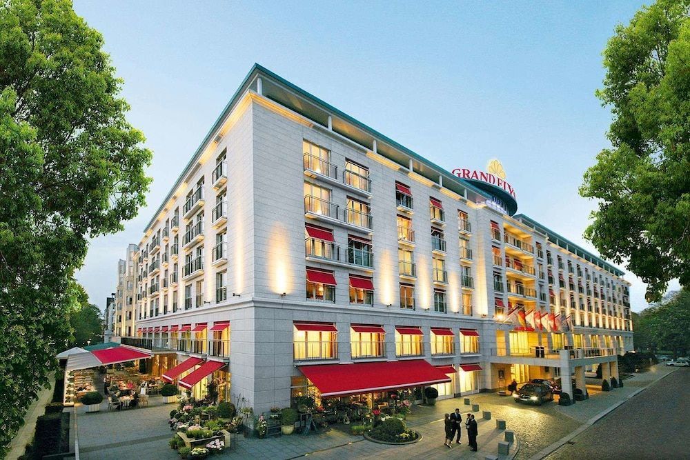 GRAND ELYSEE Hamburg 1
