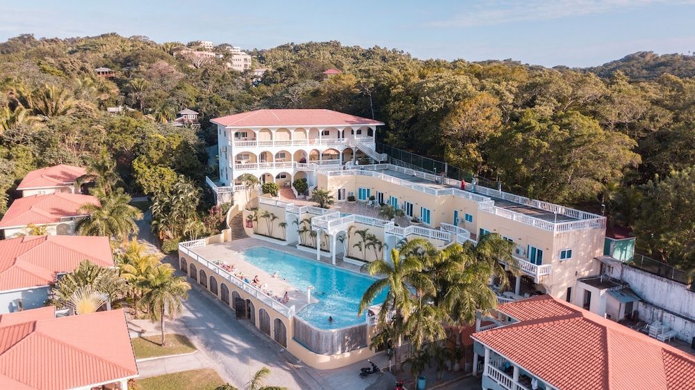 West End Dive Resort 1