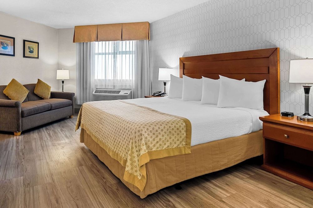 Best Western PLUS Langley Inn 1