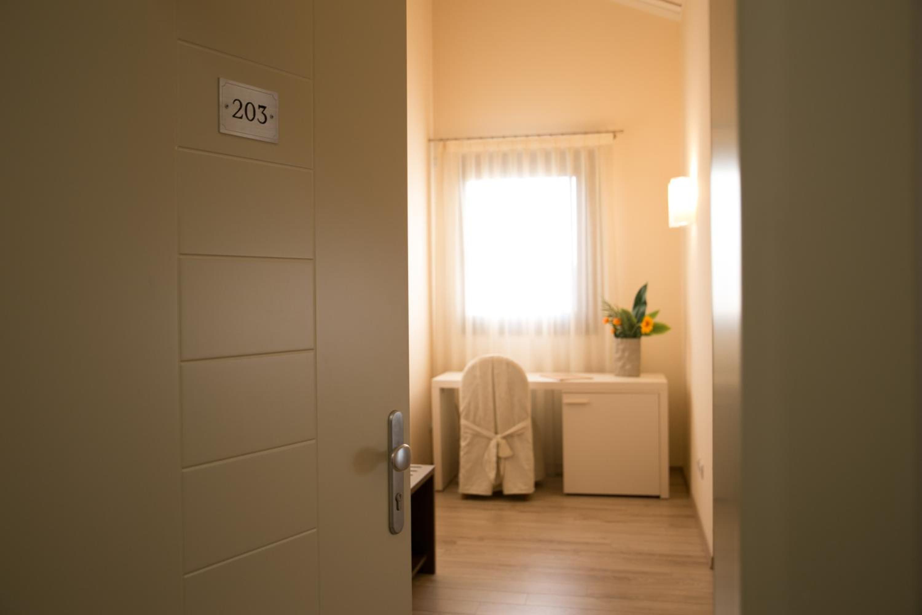 Hotel Calinferno 2