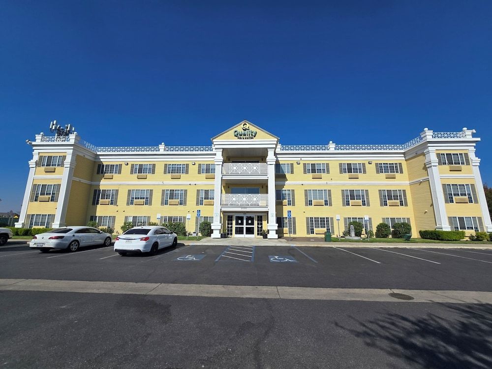 Quality Inn & Suites Tulare 1