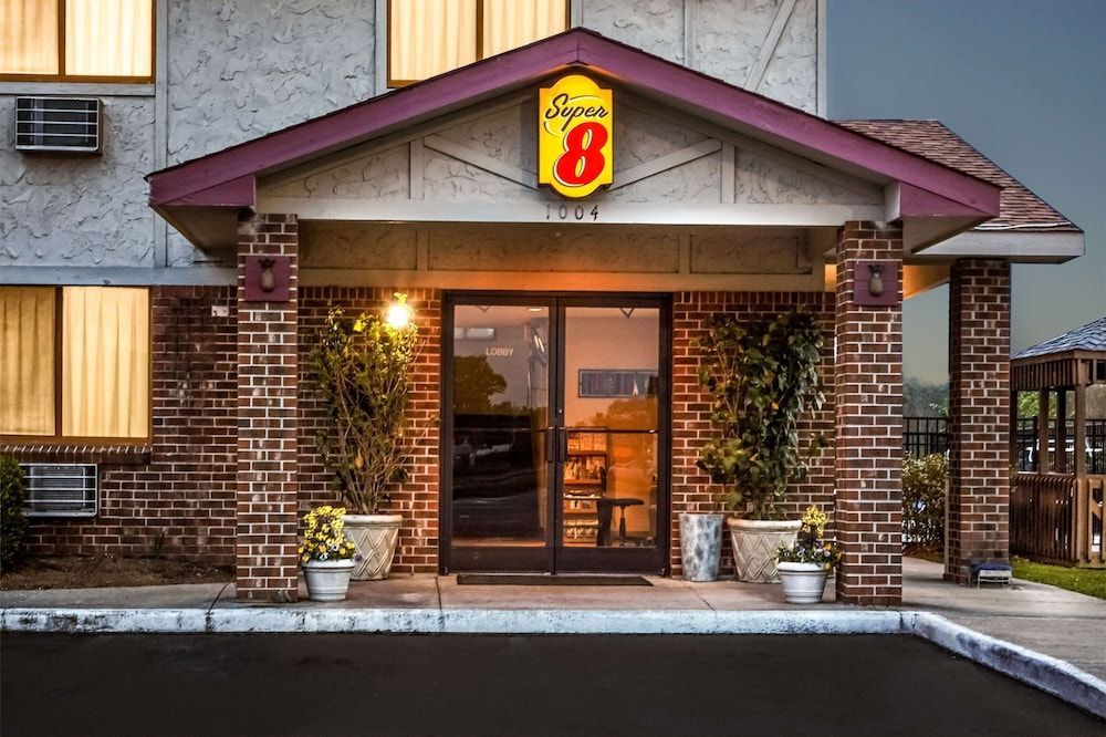 Super 8 by Wyndham Greenville 1