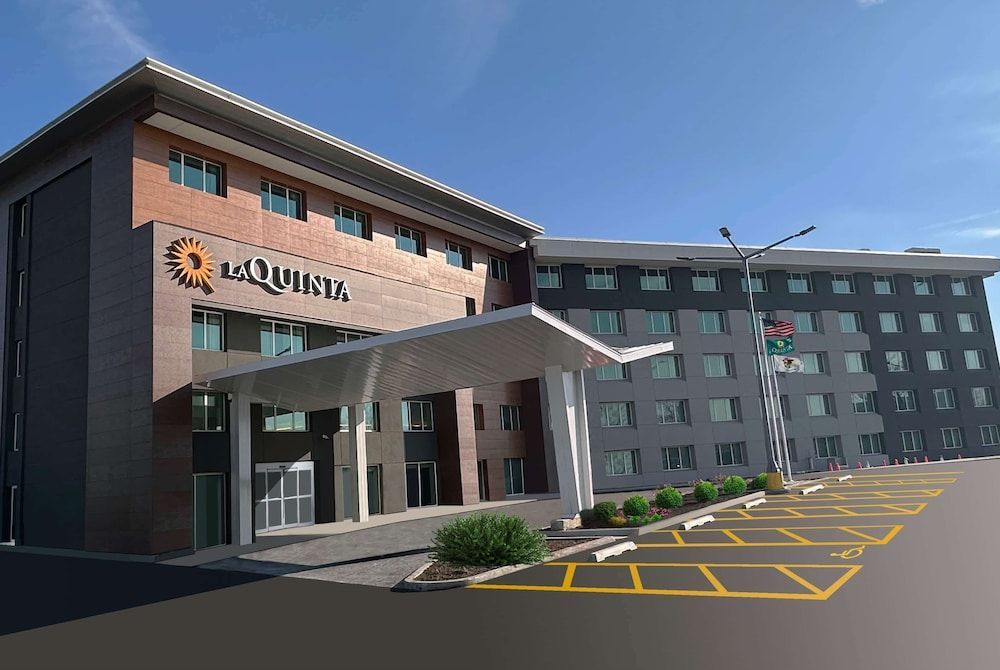 La Quinta by Wyndham Chicago O'Hare Airport 1