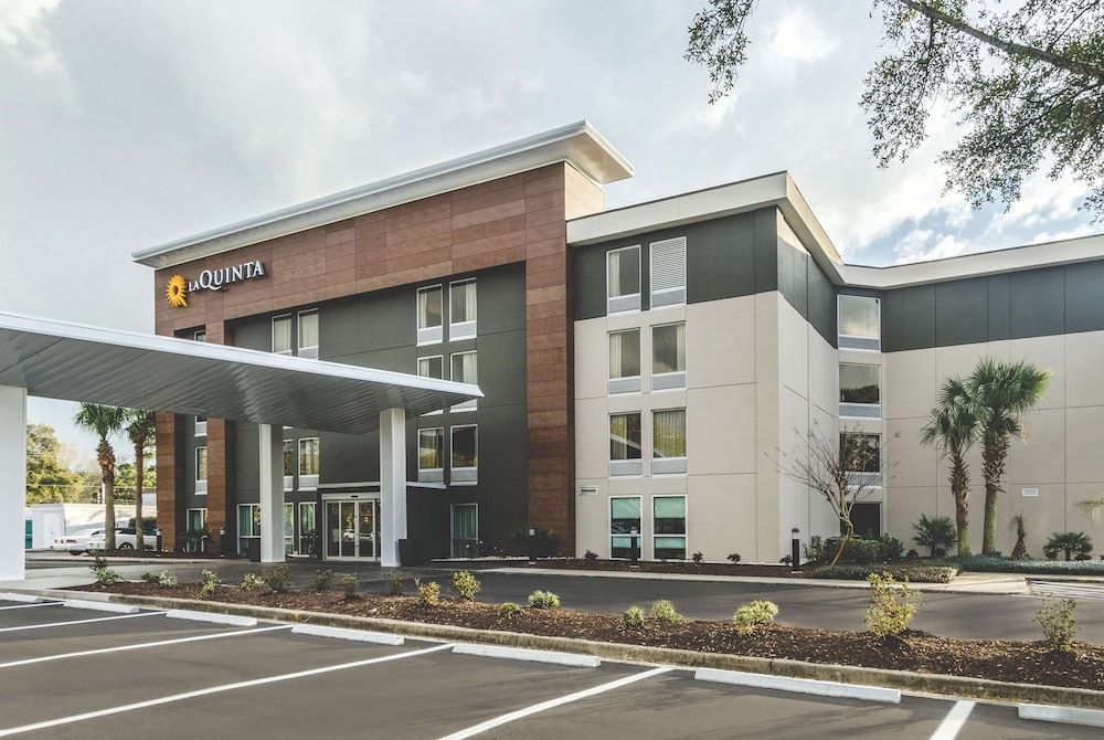 La Quinta Inn & Suites by Wyndham Myrtle Beach - N Kings Hwy 1