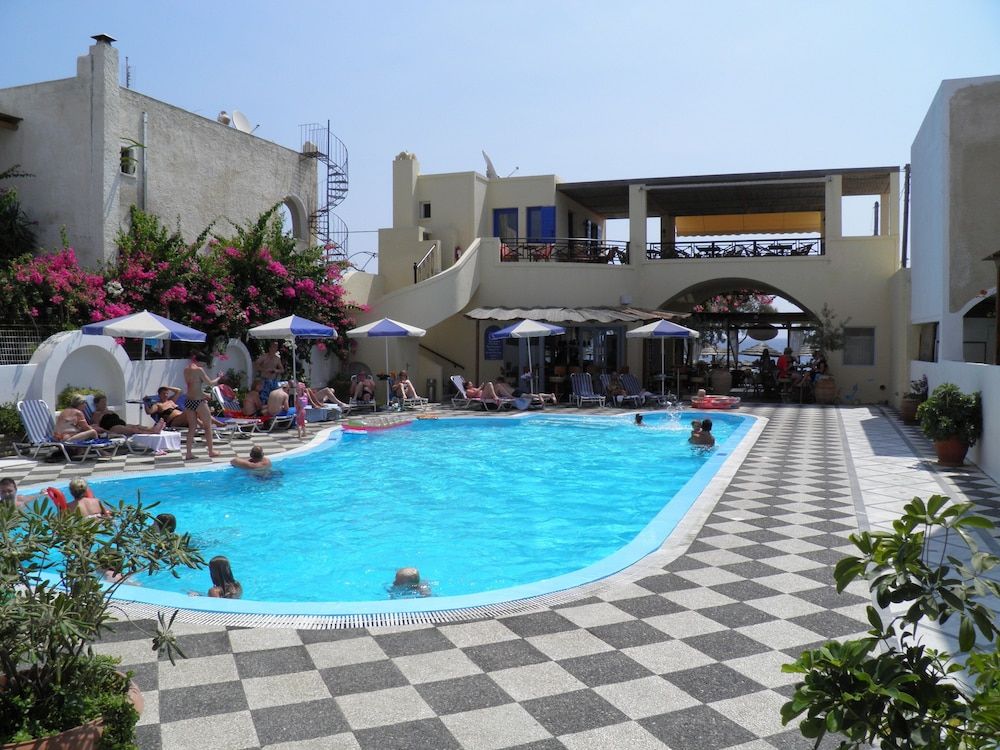 Levante Beach Hotel 1