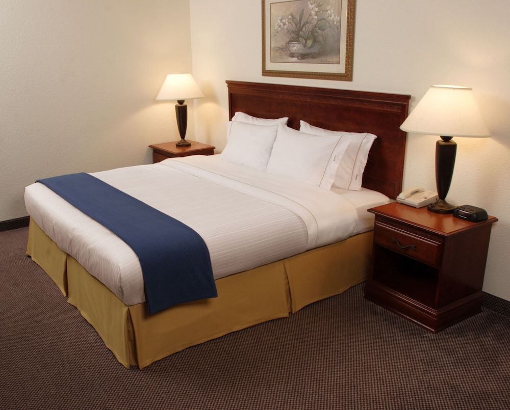 Holiday Inn Express & Suites DRAYTON VALLEY by IHG 1
