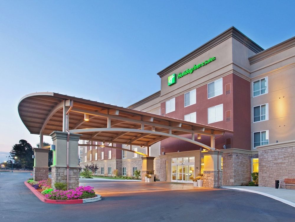 Holiday Inn & Suites OAKLAND - AIRPORT by IHG 1