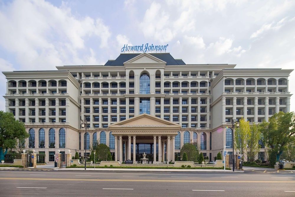 Howard Johnson Maitreya Plaza Xikou 1