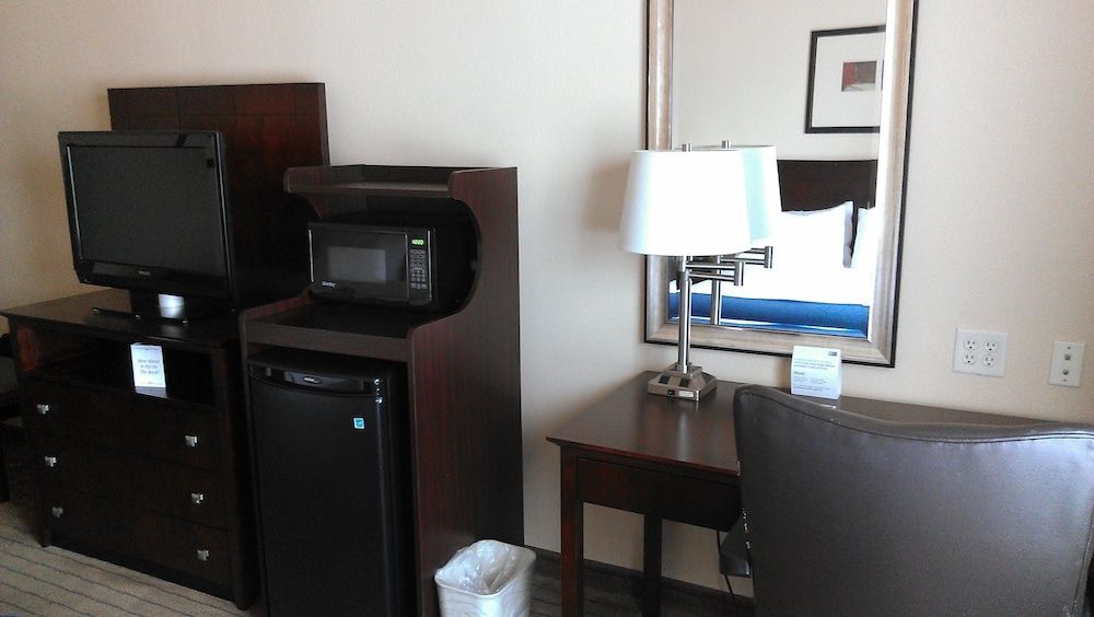 Holiday Inn Express & Suites MARSHALL by IHG 1