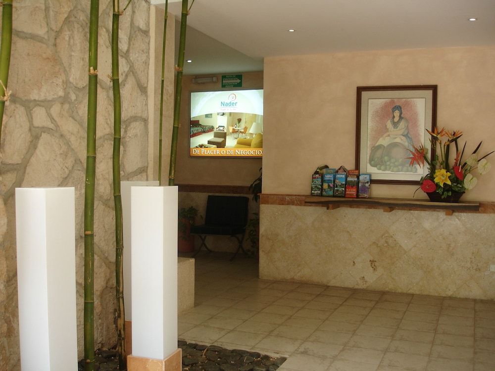 Hotel y Suites Nader 2