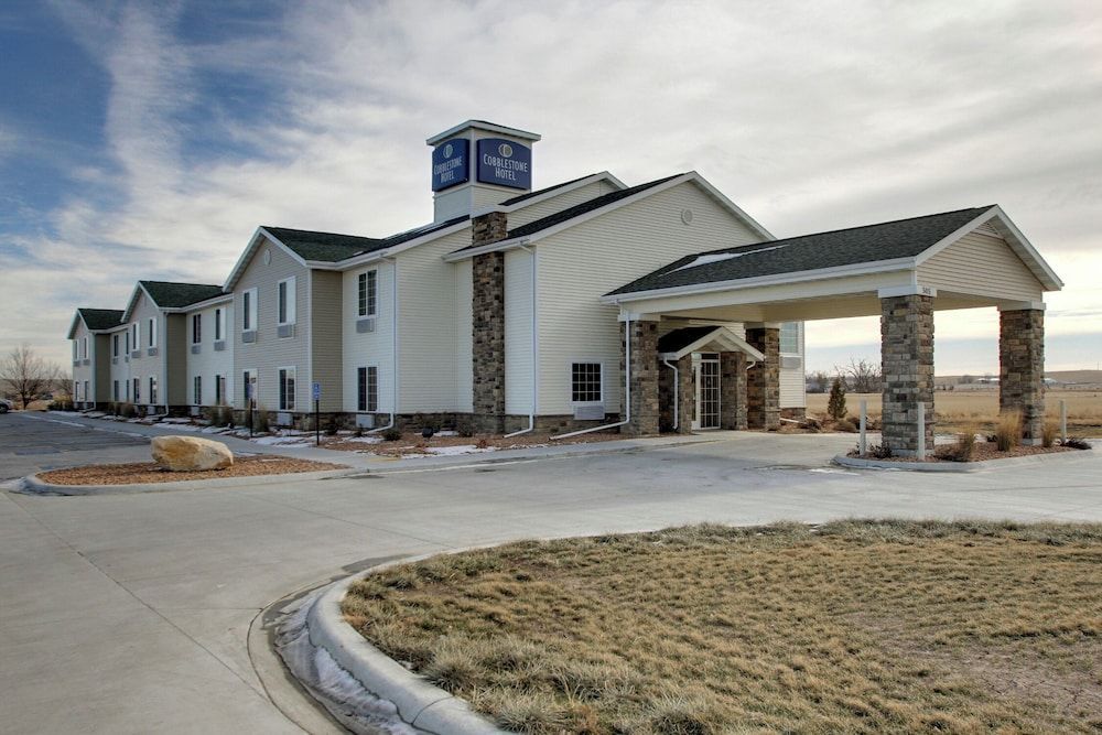 Cobblestone Hotel - Wayne 1
