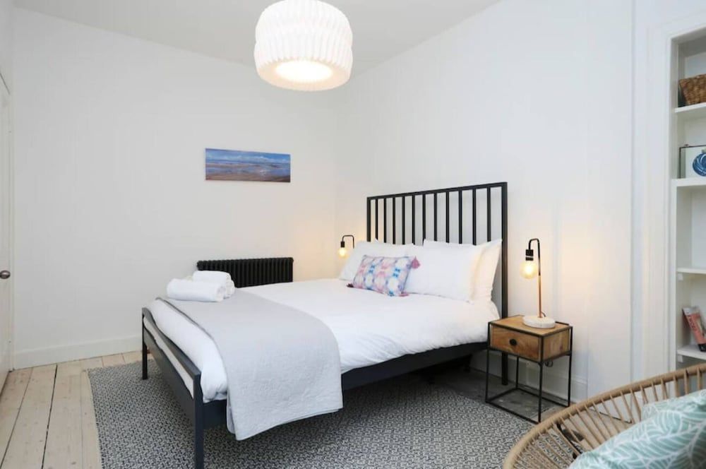 JOIVY Luxury House With Patio Next To North Berwick Beach 2