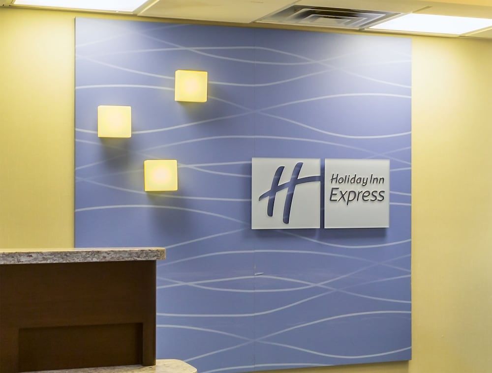 Holiday Inn Express & Suites Burlington - Mount Holly by IHG 2