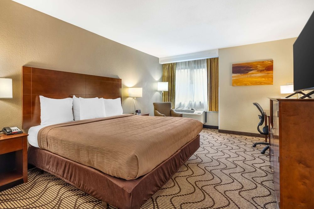 Best Western John Muir Inn 1