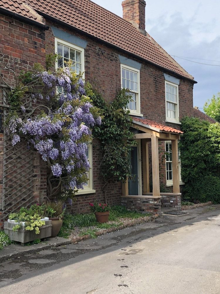 Elm Tree Farm Bed & Breakfast 1