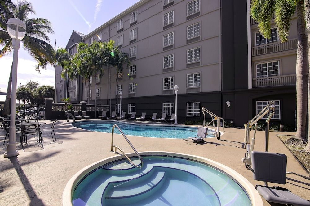 La Quinta by Wyndham Miami Airport West 1