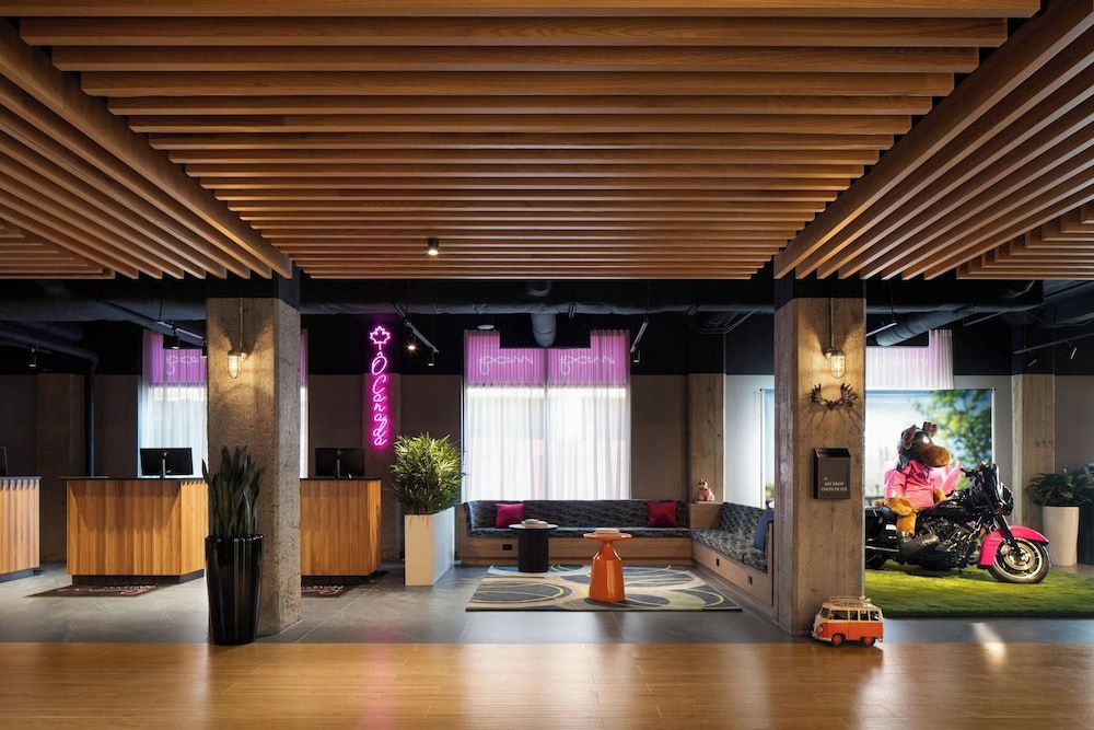 Moxy Ottawa Downtown 2