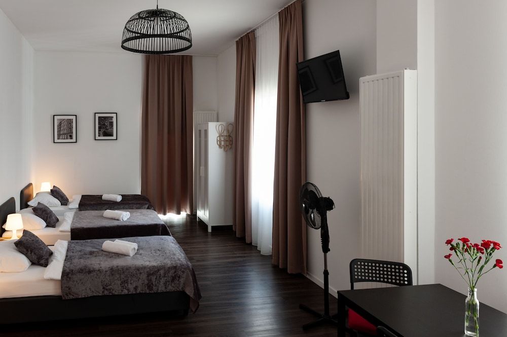 Aparthotel Lenau 2