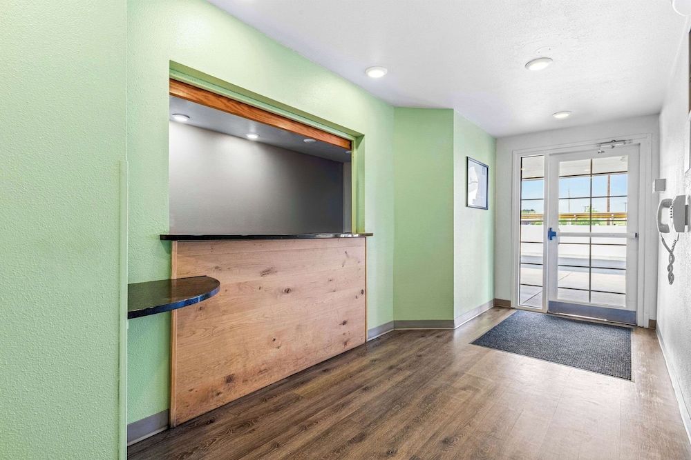 WoodSpring Suites Tulsa 2
