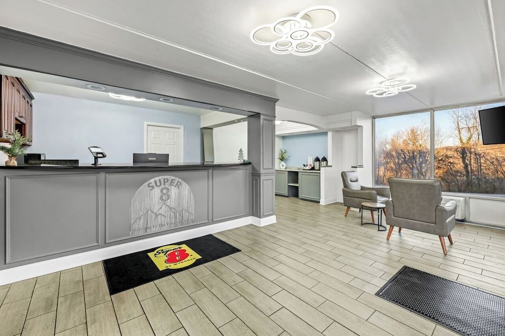 Super 8 by Wyndham Kingsport /I-81 2