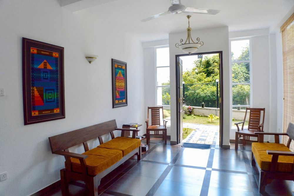 Villa Baywatch, Rumassala 2