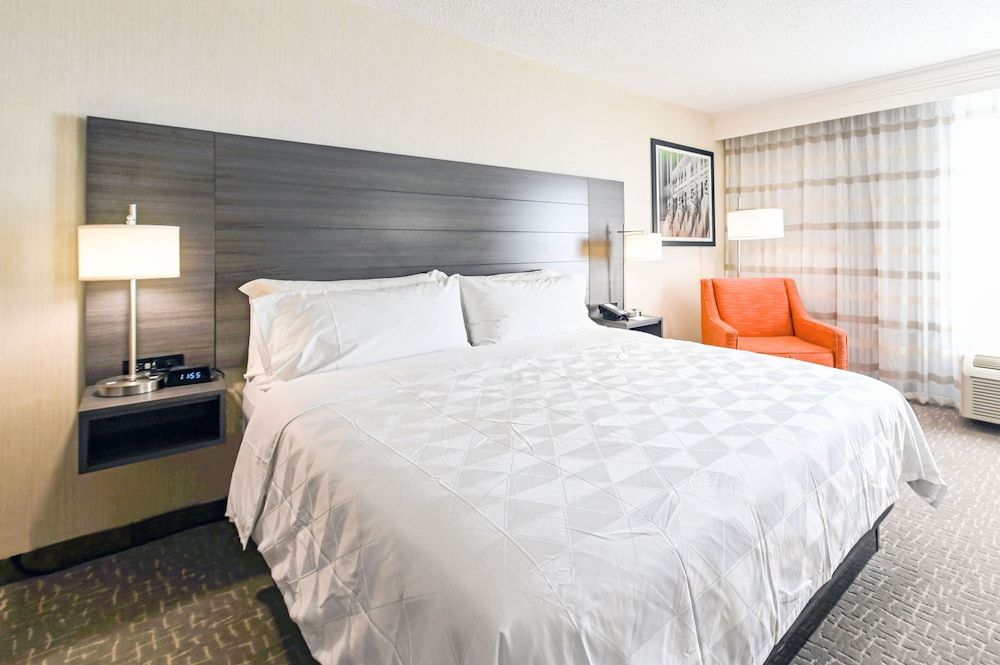 Holiday Inn CHARLOTTESVILLE-UNIV AREA by IHG 2