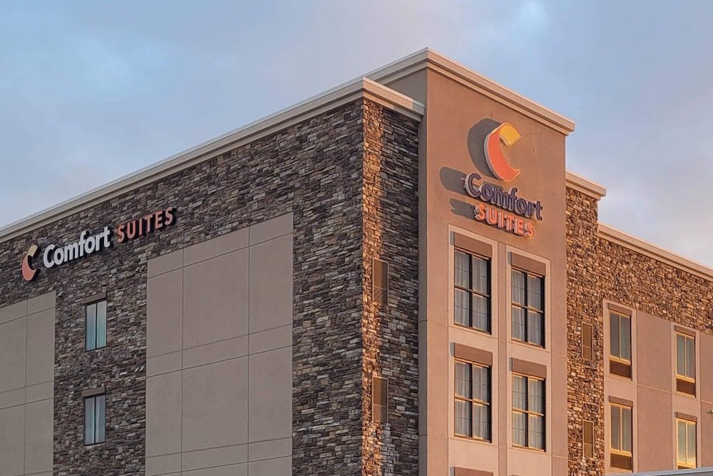 Comfort Suites Fargo Medical Center 1