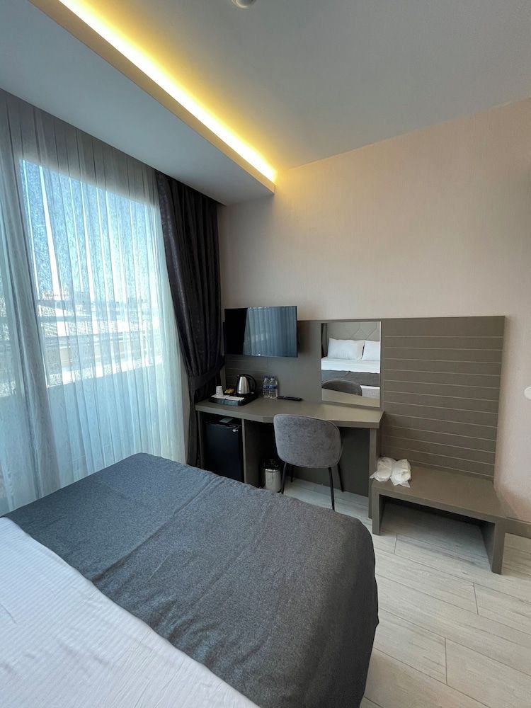 Mithras Hotel 2