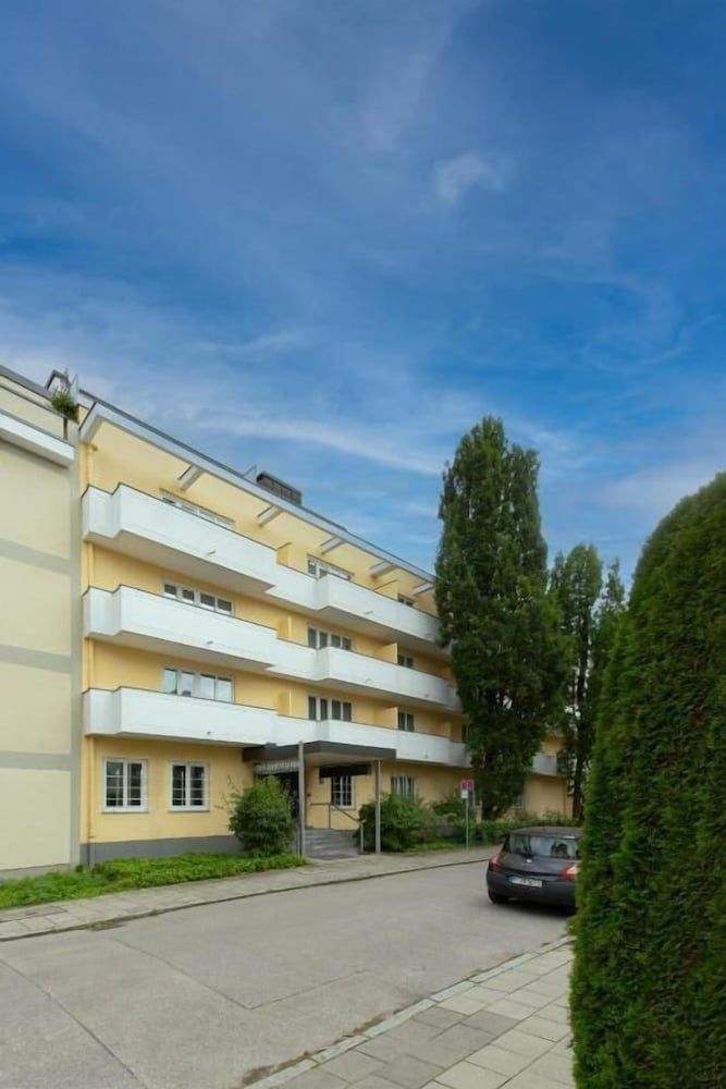 Hotel Biederstein am Englischen Garten 1