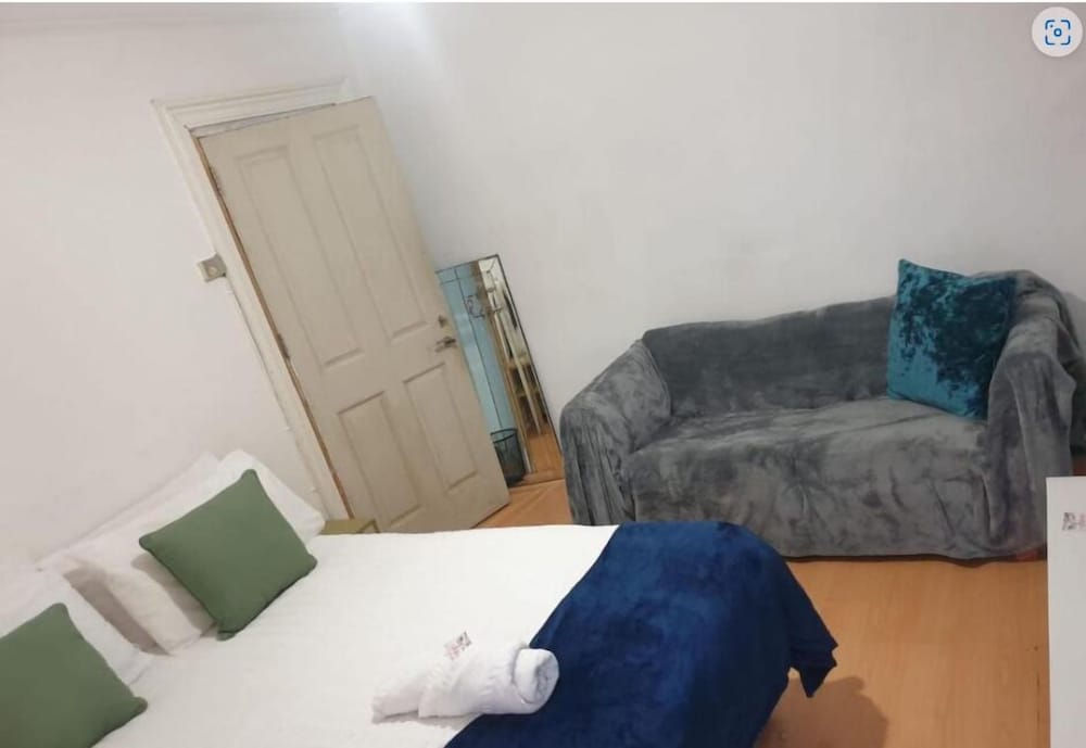 Great Value Bedroom FERN 2 1