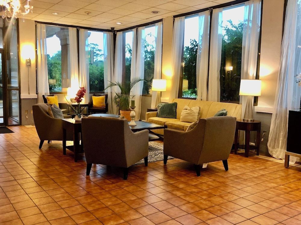 The Grand Hotel Spindletop 1