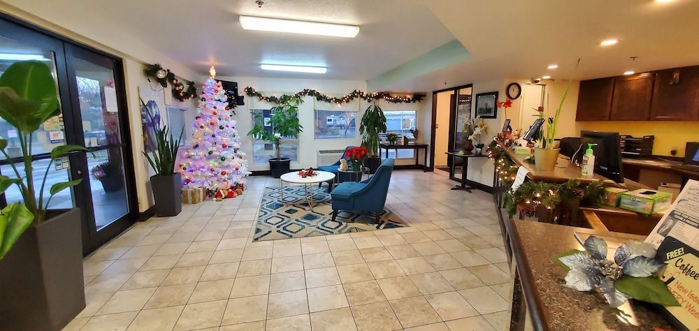 Olympic Inn & Suites Port Angeles 2