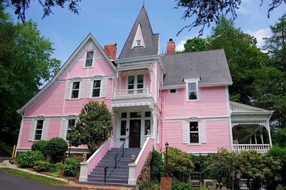 Cedar Crest Inn 1