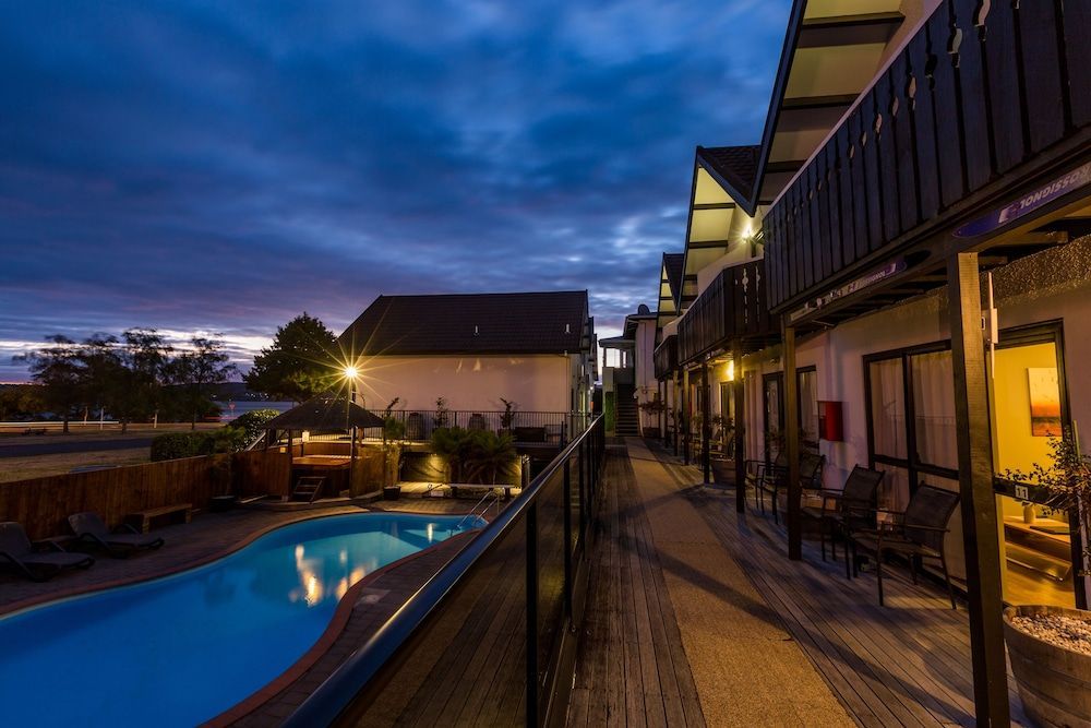 Le Chalet Suisse Motel Taupo 1