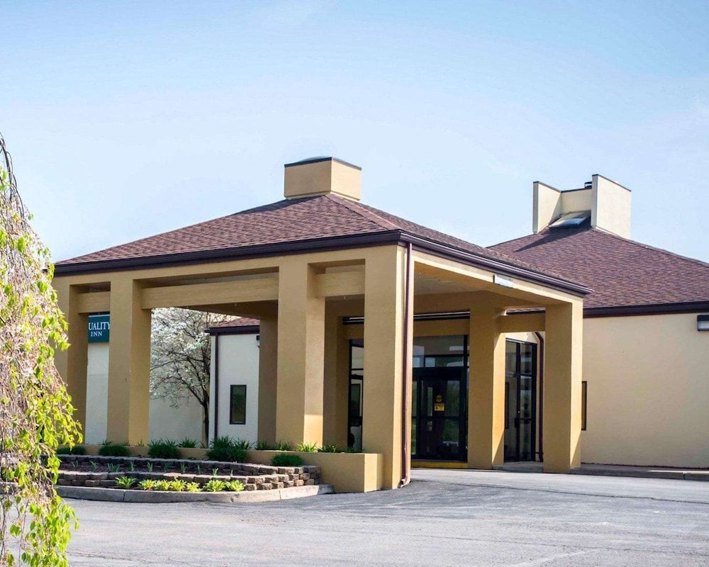 Quality Inn New Columbia-Lewisburg 1
