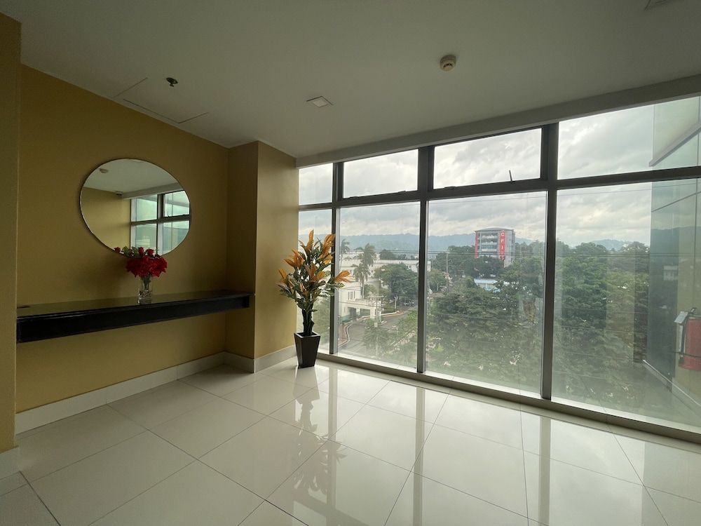 Capitol Central Hotel and Suites 2