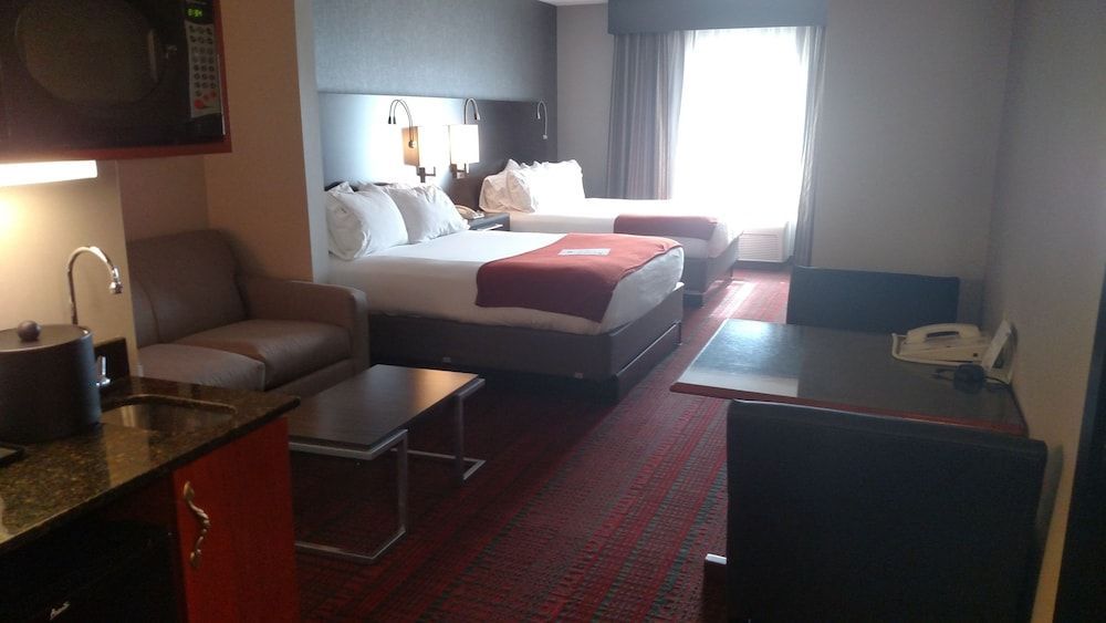 Holiday Inn Express & Suites AUBURN by IHG 2