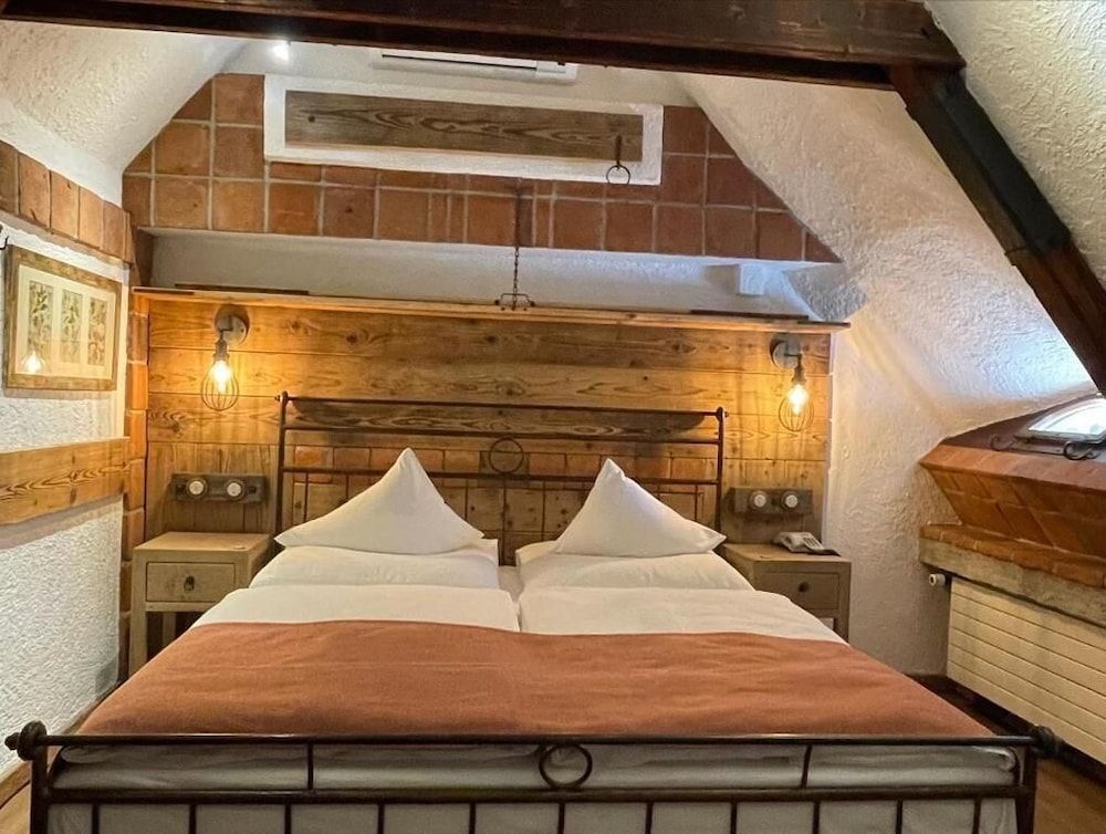 Romantik Hotel U Raka 1
