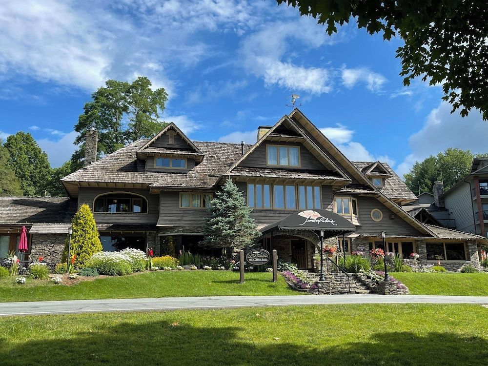 Chetola Premier Condominiums 1