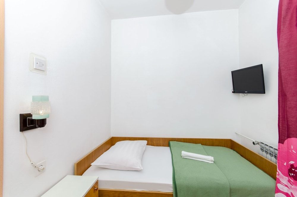 Apartment and Rooms Ivan 2