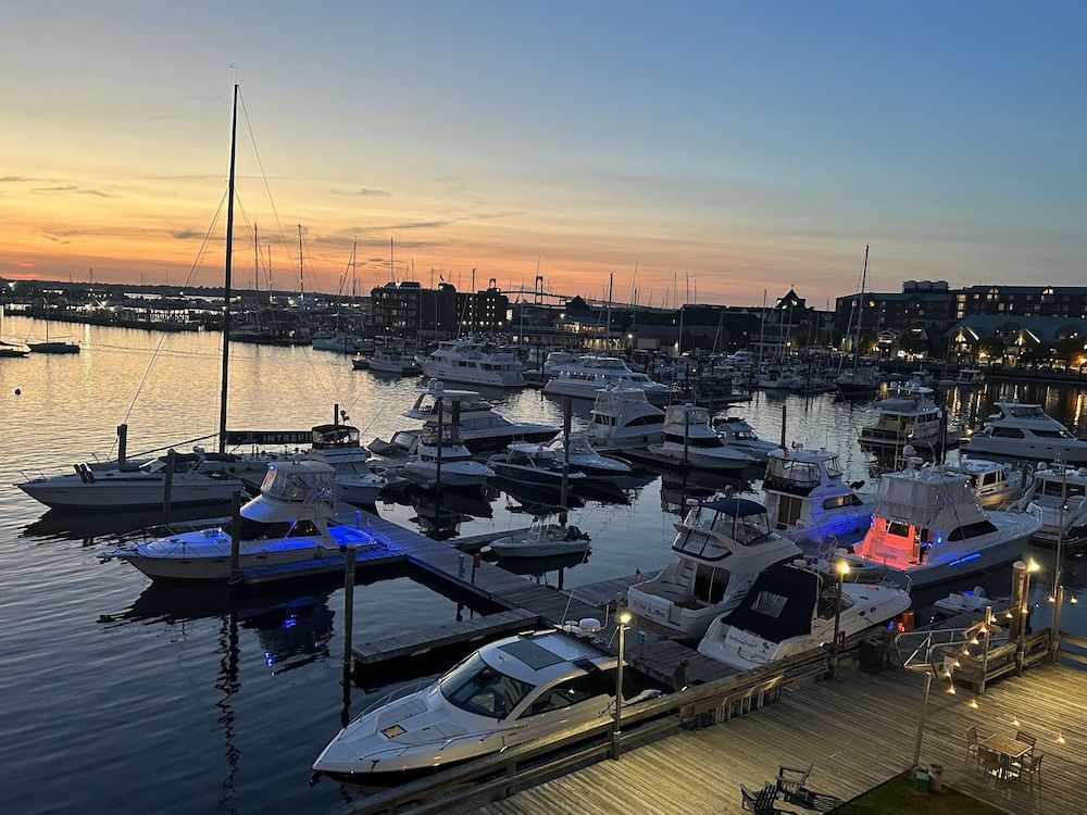 The Newport Harbor Hotel & Marina 1
