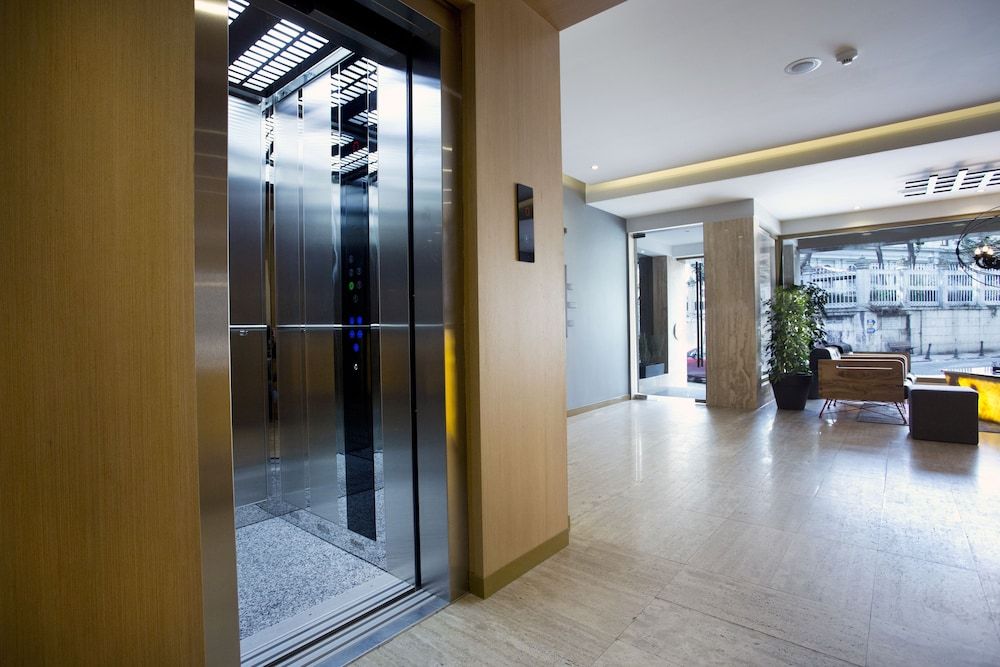 Tan Hotel - Special Category 2